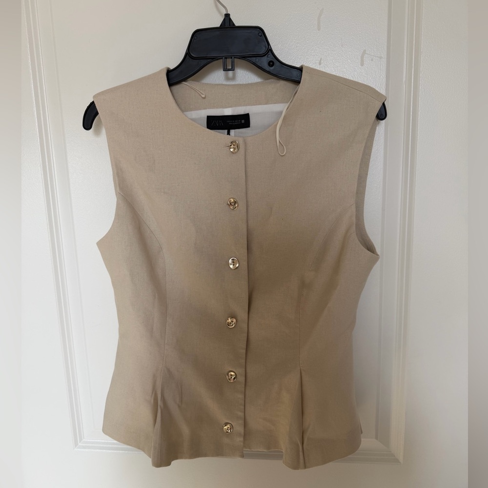 NWT Zara button up dart vest M